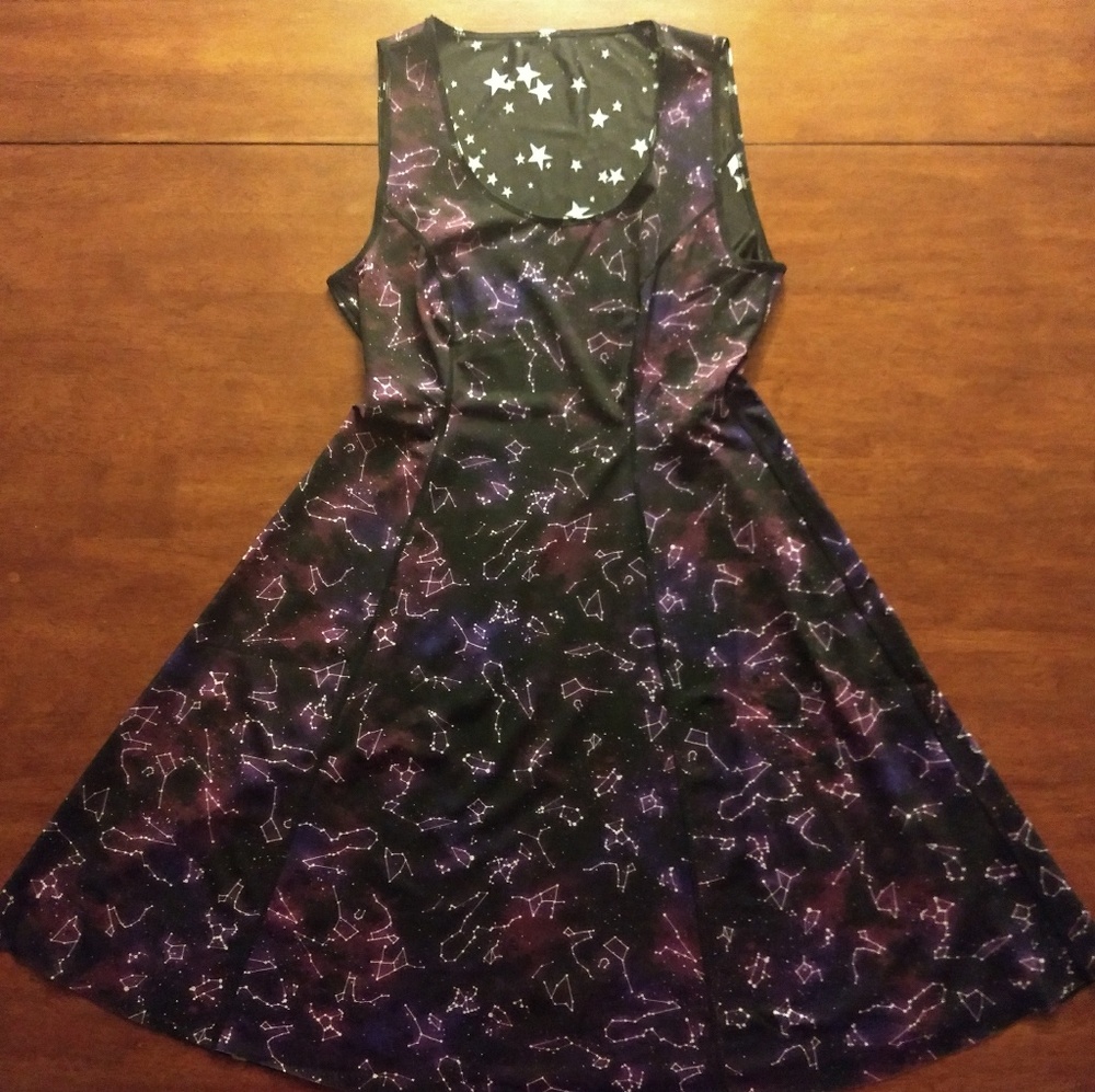 NWOT Reversible Stars and Constellations Dress